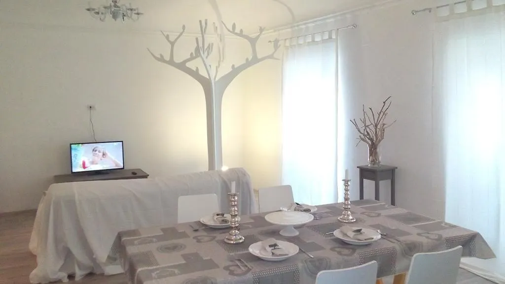 Bianca Cordari House Villa Syrakusa Italien